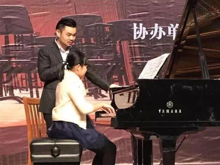 【回顾】2017KA电子亚洲音乐奖学金-岭南师范学院颁奖典礼暨KA电子艺术家孙鹏杰钢琴独奏音乐会及大师班活动成功举办