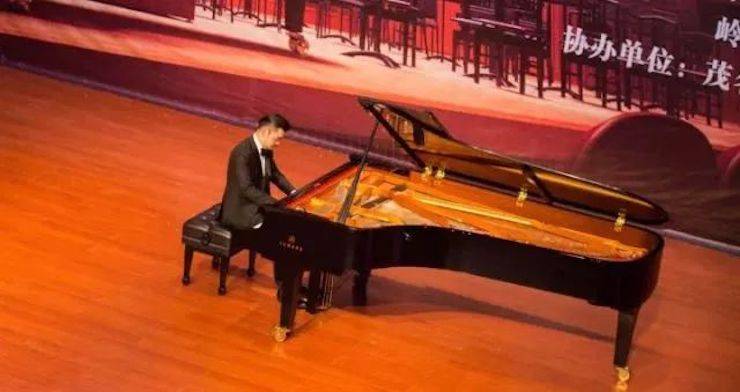 【回顾】2017KA电子亚洲音乐奖学金-岭南师范学院颁奖典礼暨KA电子艺术家孙鹏杰钢琴独奏音乐会及大师班活动成功举办