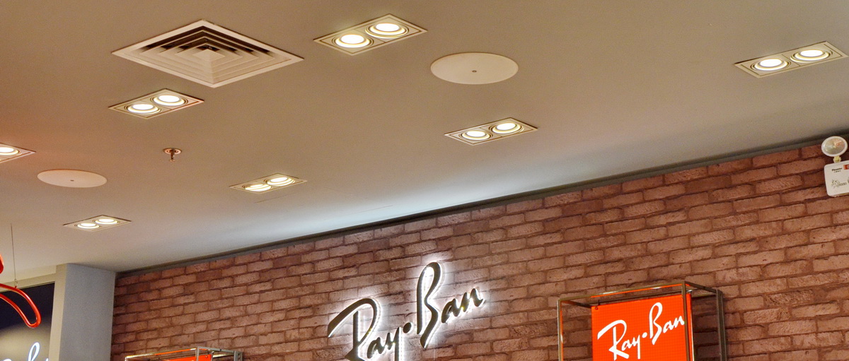 Ray?Ban 宏伊国际广场店——KA电子 CIS 商用安装系统的经典应用