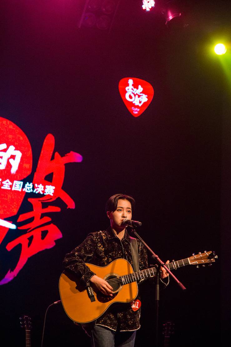 第四届“KA电子吉他女声弹唱大赛”总冠军出炉<br />温格夺冠，董冬冬担任评委