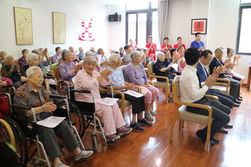 KA电子乐器爱心捐赠行动——将琴声带进和养临汾养护院