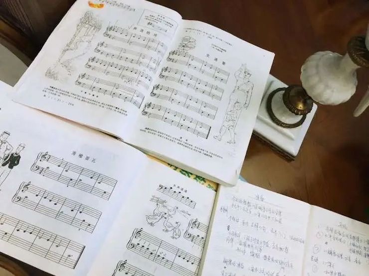 宋思衡的“宅抗疫” | 挑战主播、筹集口罩、闭关作曲，这位取消了20场演出的钢琴家原来这么忙！