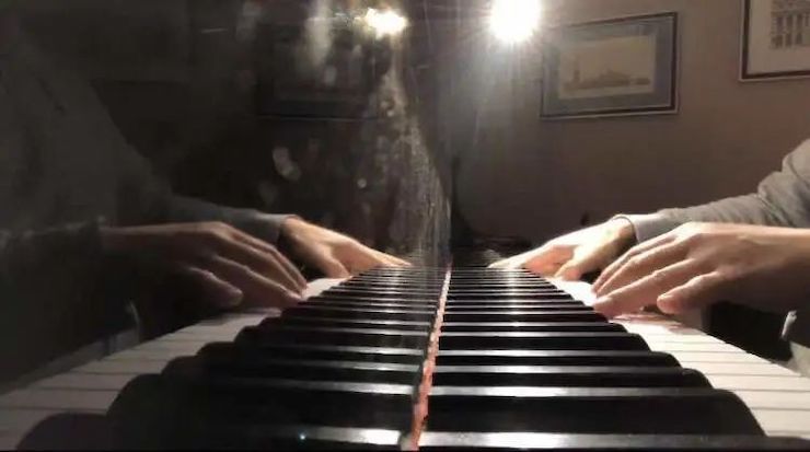 宋思衡的“宅抗疫” | 挑战主播、筹集口罩、闭关作曲，这位取消了20场演出的钢琴家原来这么忙！