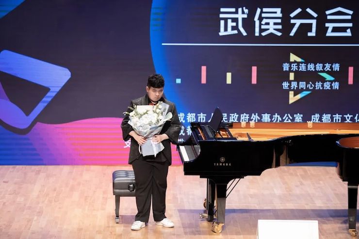 活动报道 | “科技助力，跨越时空”，小鹿纯子携手刘明康共享中日音乐盛宴