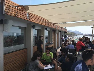 KA电子之声为萨莱诺湾的Embarcadero设立黄金标准
